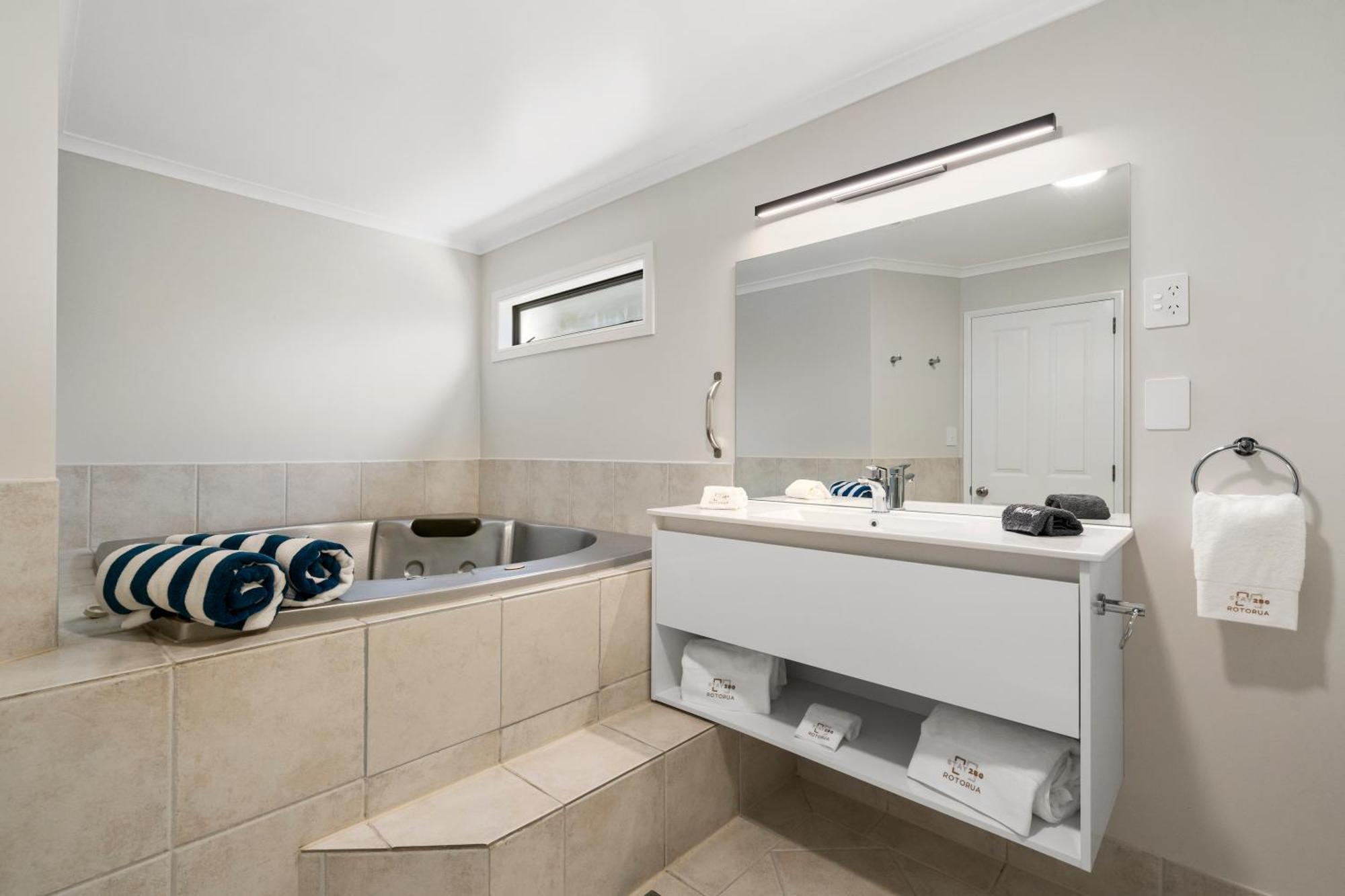 Stay 280 & Stay 284 Rotorua - Refurbished Modern Accommodation Luaran gambar